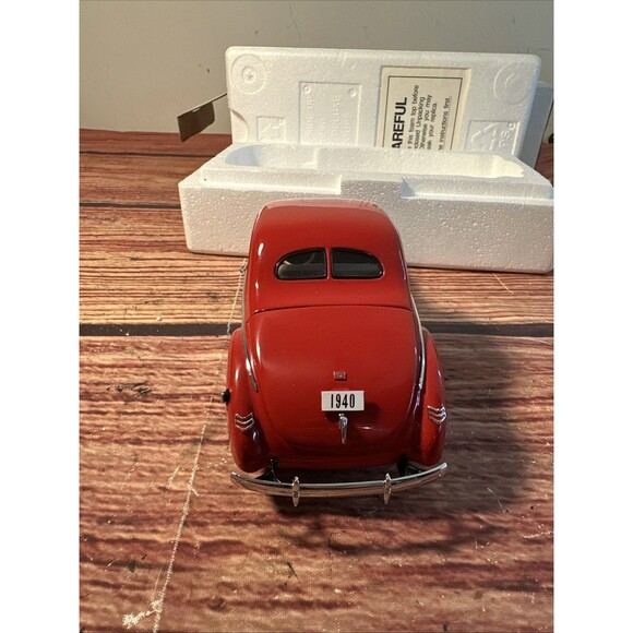 Danbury Mint Diecast Metal Red 1940 Ford Deluxe Coupe Car 1:24 Scale With Box - Picture 8 of 11